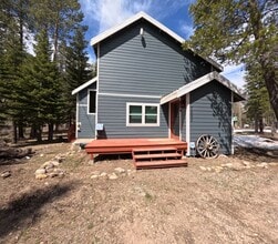Building Photo - Private Truckee River Home