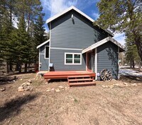 Building Photo - Private Truckee River Home