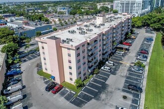 Building Photo - 16465 NE 22nd Ave