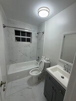 Building Photo - 815 SW 5th Ct