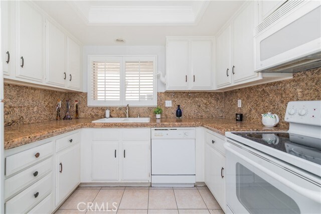 Building Photo - 2381 Via Mariposa W
