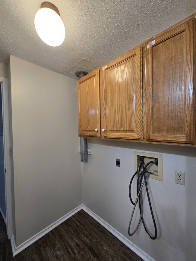 Building Photo - 3824 W Elm St