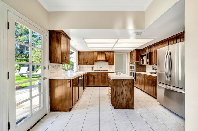 Building Photo - 30428 Penrod Dr