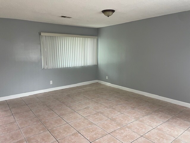 Building Photo - 12835 Stagecoach Ln