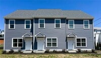 Building Photo - 578 Elm St