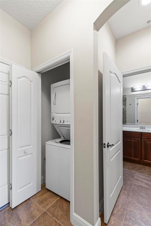 Building Photo - 45 Riverview Bend S