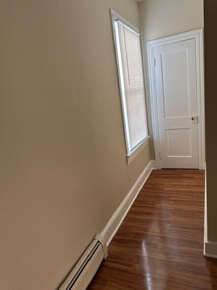 Building Photo - 4 W Garrison St