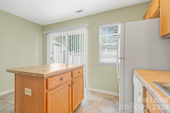 Building Photo - 148 Mangum Cir