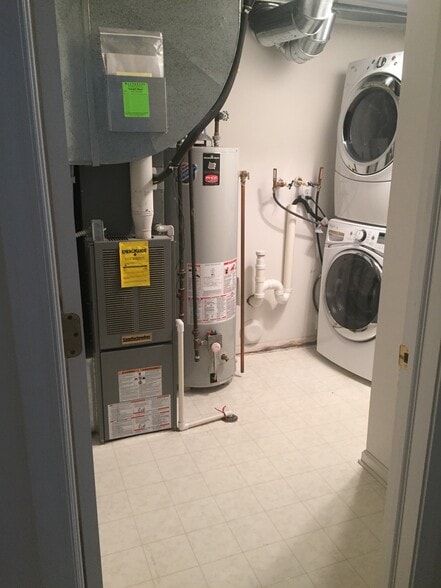 Building Photo - 2787 Barclay Way