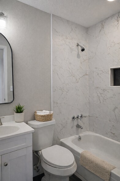 Building Photo - 8115 Tall Pine Ln