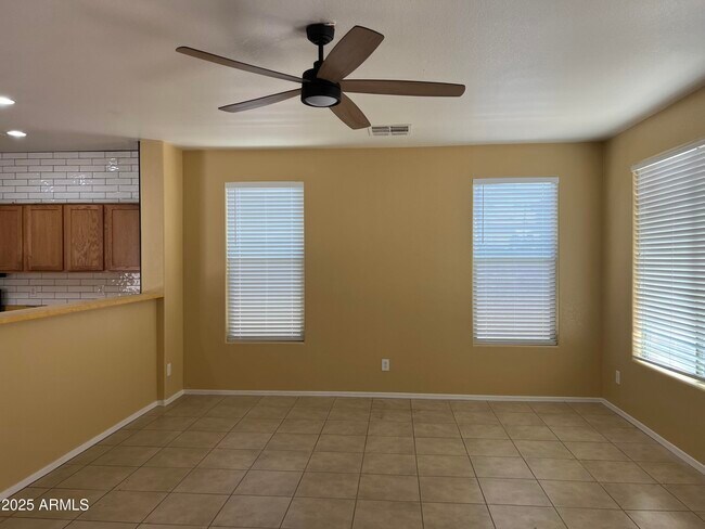 Building Photo - 3915 E Morelos St
