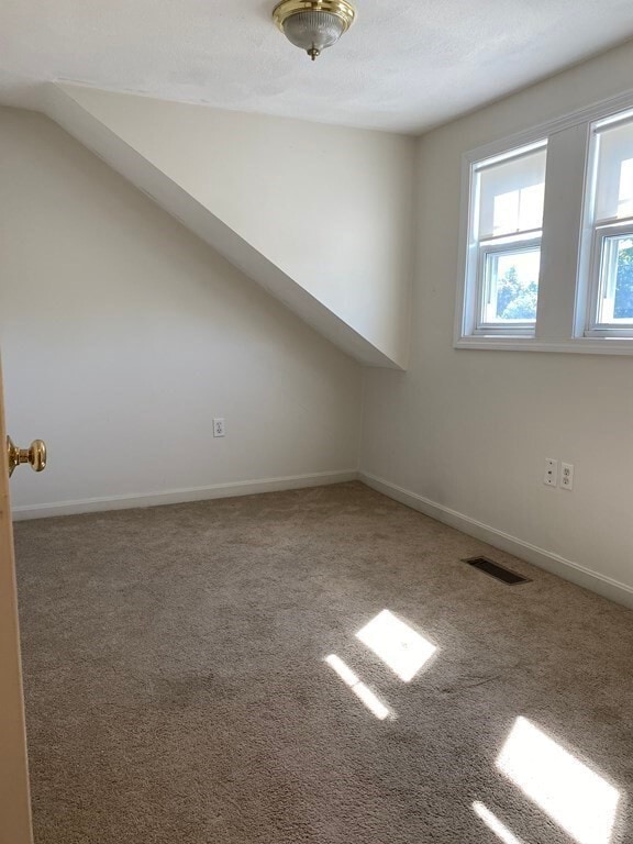 Building Photo - 834 Main St