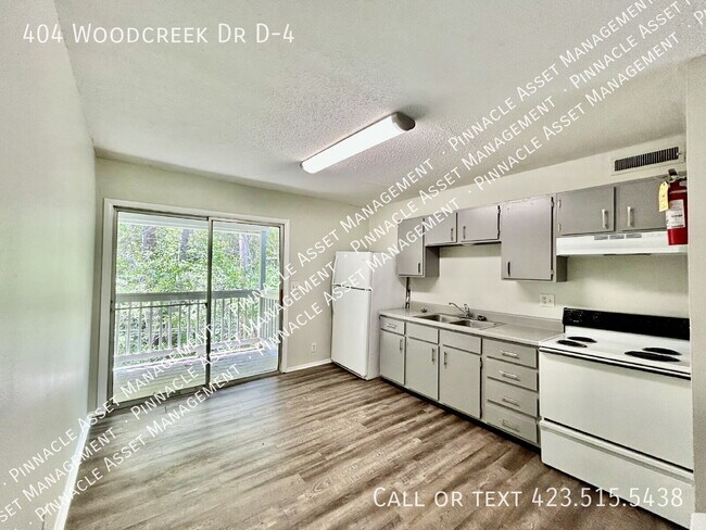 Building Photo - 404 Woodcreek Rd