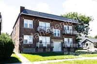 Building Photo - 3297 W 110th St