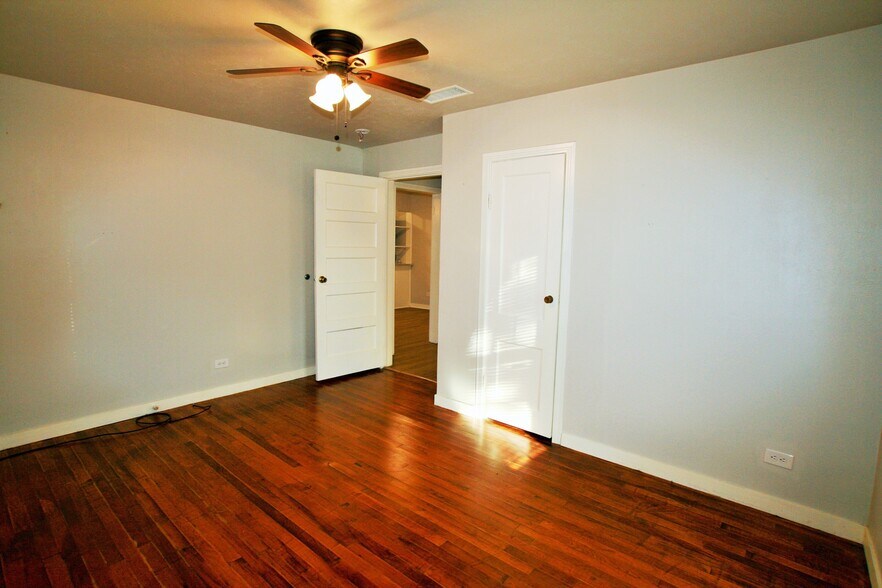 Bedroom - 404 Briggs St