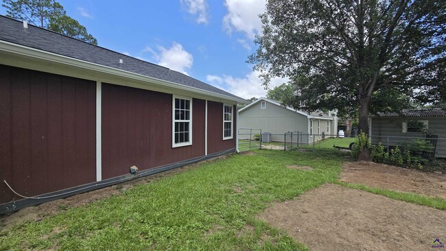 Building Photo - 102 Buckskin Dr