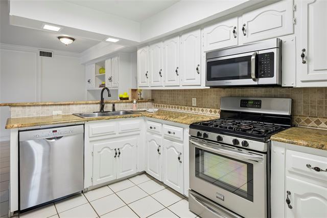 Building Photo - 10504 Berry Knoll Dr