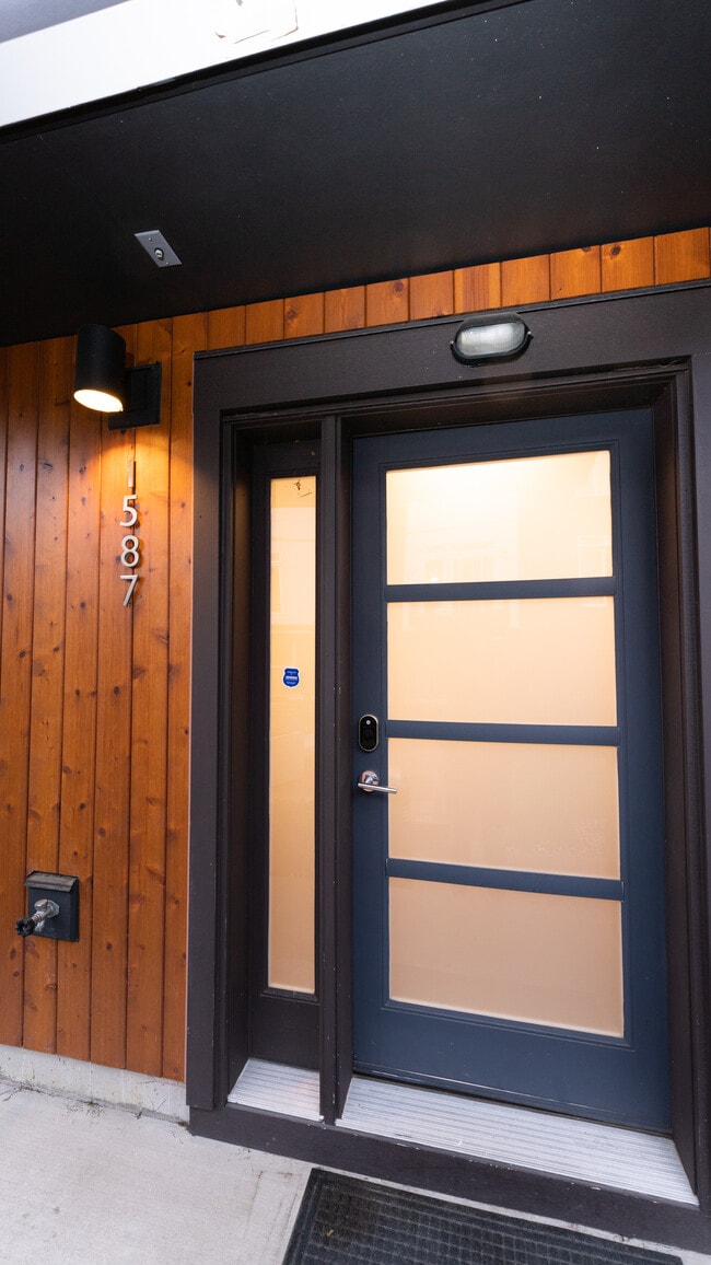 Building Photo - 1587 139th Ct NE