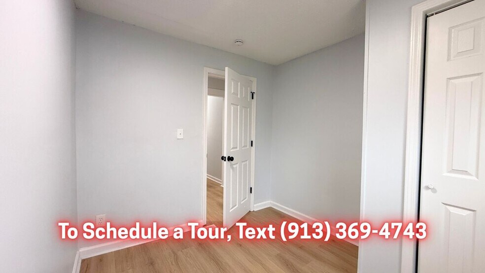 Building Photo - 913 S Main Rd