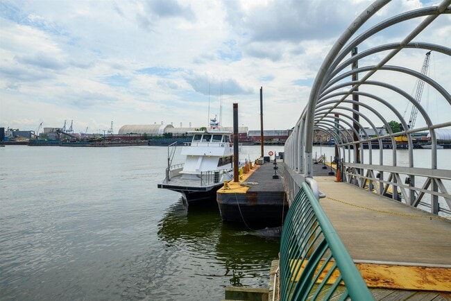 Building Photo - 207 Shearwater Ct W