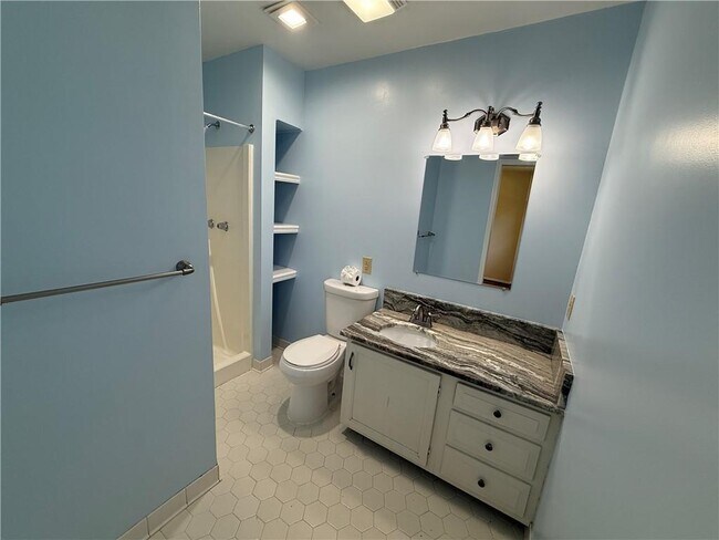 Building Photo - 3512 Shadowwood Ct