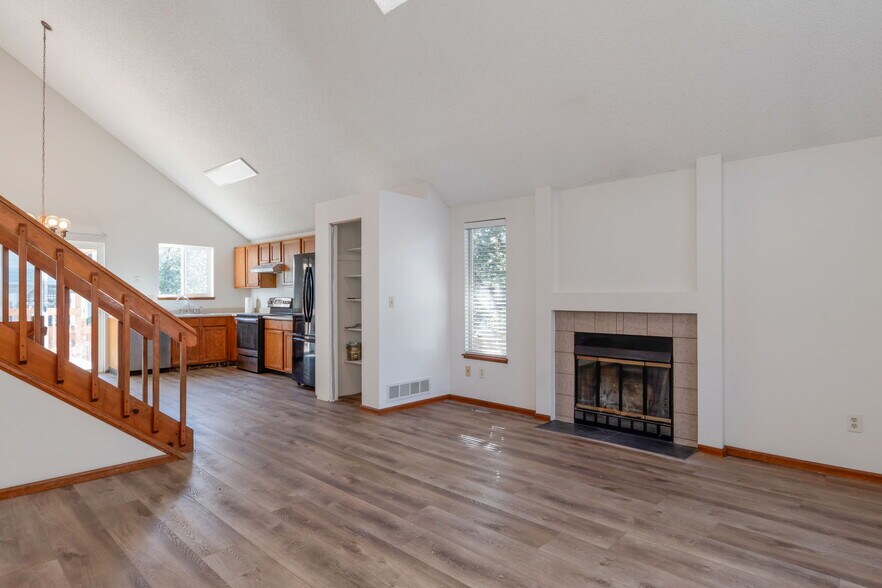 Light and bright living area with vault and skylights - 1752 Juniper St