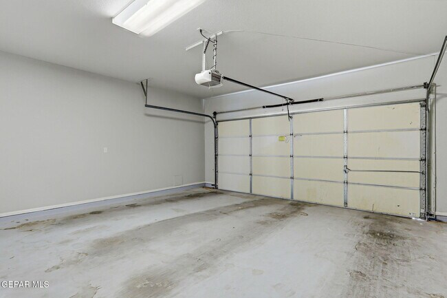 Building Photo - 4717 Excalibur Dr