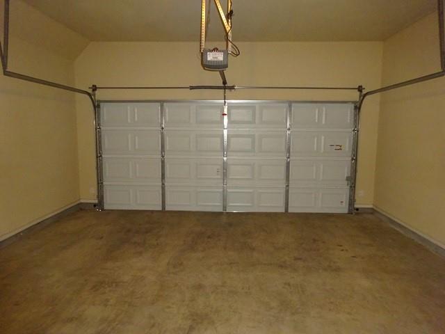 Building Photo - 160 Creekside Villa Dr