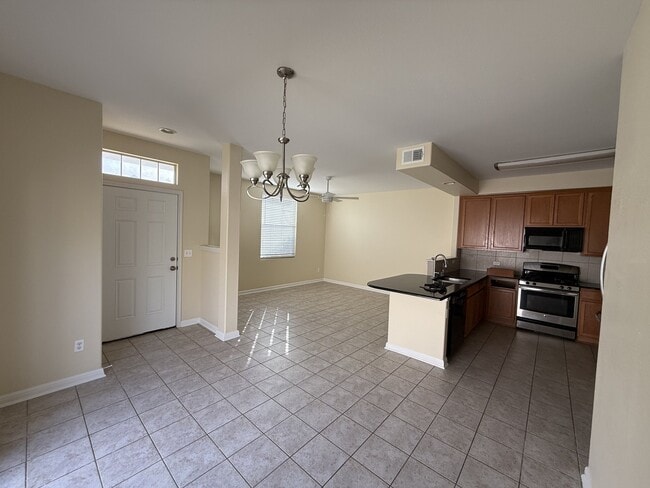 Building Photo - 1612 Sanders