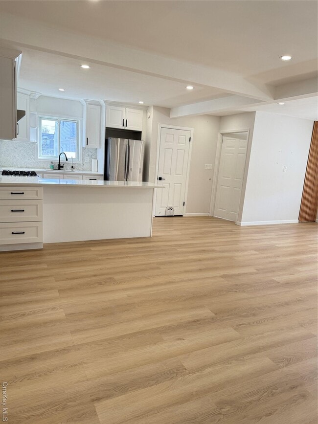 Building Photo - 660 S 10th St