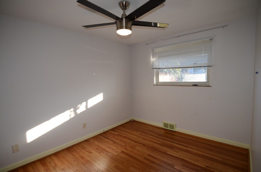 Building Photo - 4384 Yakima Ct