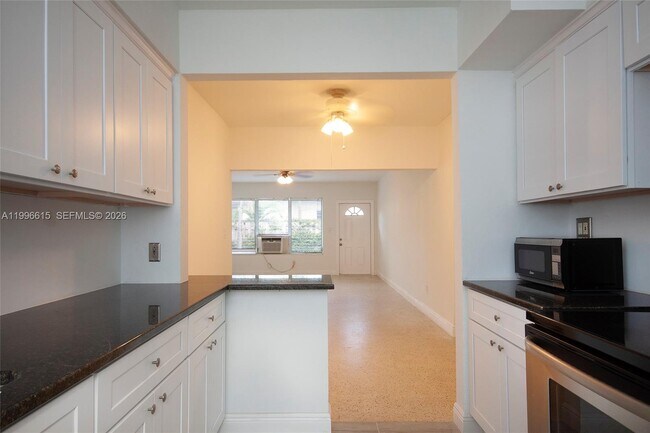 Building Photo - 1050 92nd St