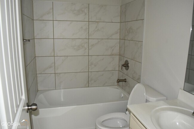 Building Photo - 4040 Bryton Trace Dr