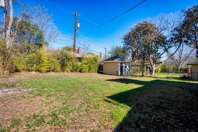 Building Photo - Classic home in the heart of Terrell Heights