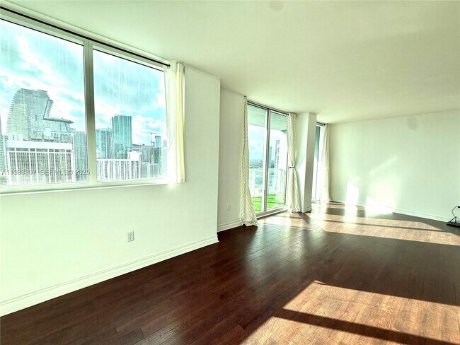 Building Photo - 253 NE 2nd St