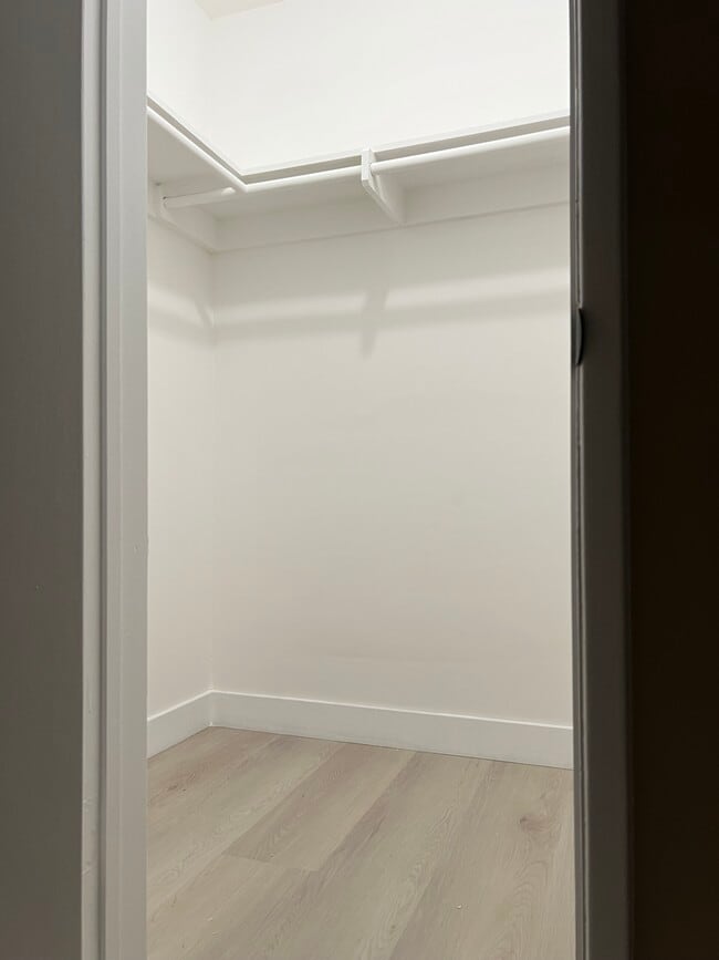Guest Closet - 1515 Oak St
