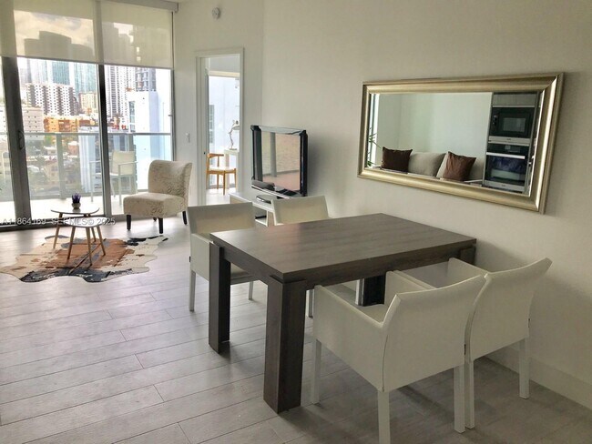 Building Photo - 2900 NE 7th Ave