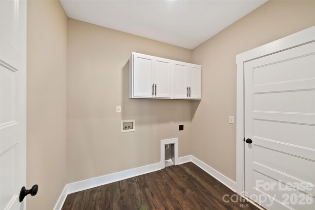 Building Photo - 820 N Rocky River Rd