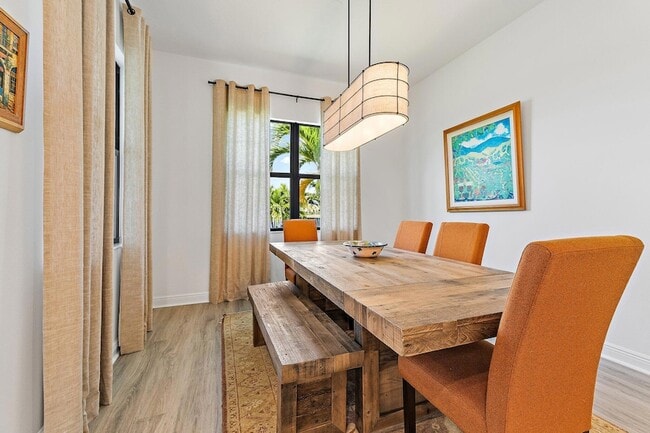 Building Photo - 15883 Key Biscayne Ln