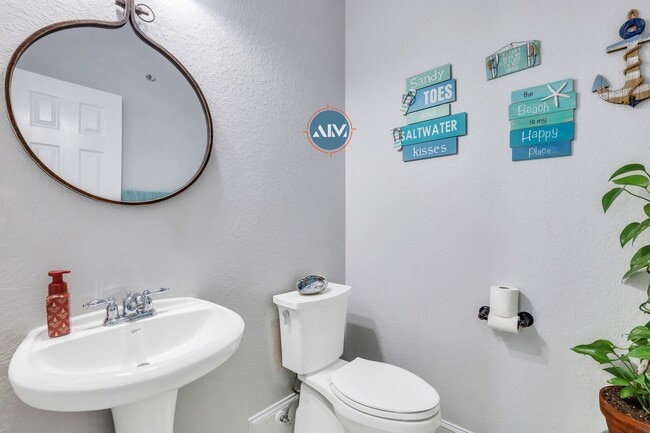 Building Photo - Stunning 3-Bedroom Home in University Park – Move-In Ready!