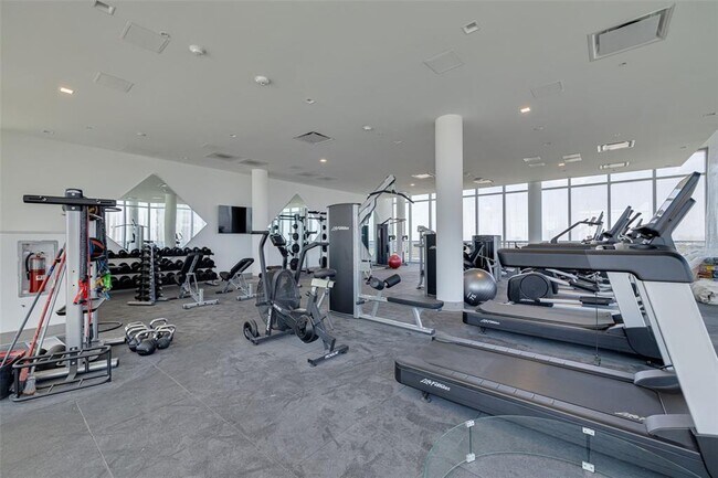 Building Photo - 777 3rd Ave N