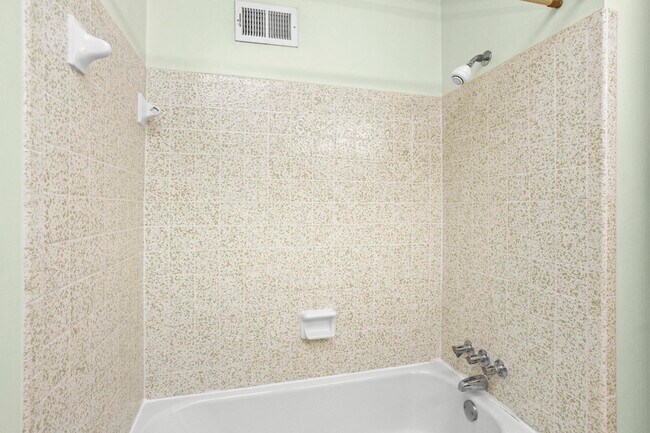 Building Photo - 2909 Cherry Hills Dr