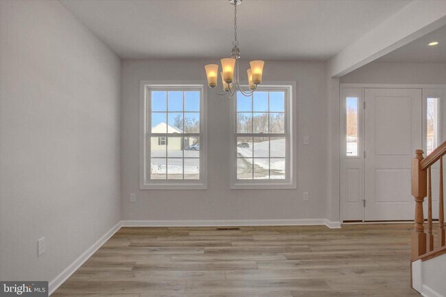 Building Photo - 601 Exeter Ln