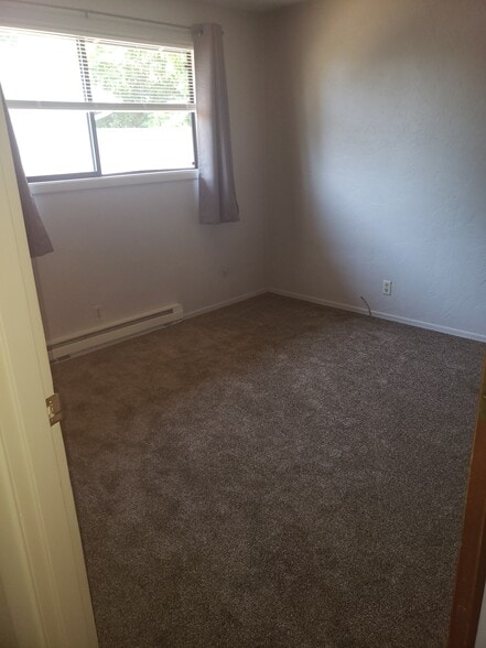 Building Photo - 4012 Carson Dr SE