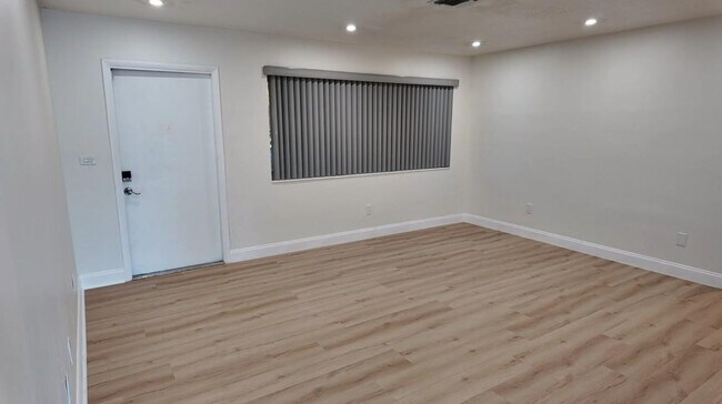 Building Photo - 600 NW 38th Ct