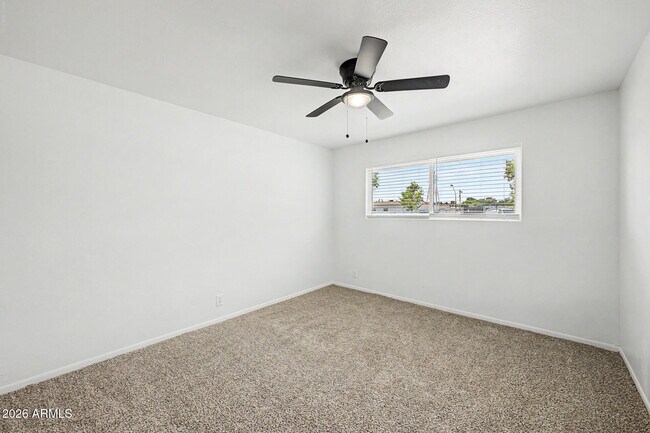Building Photo - 317 N Elm St
