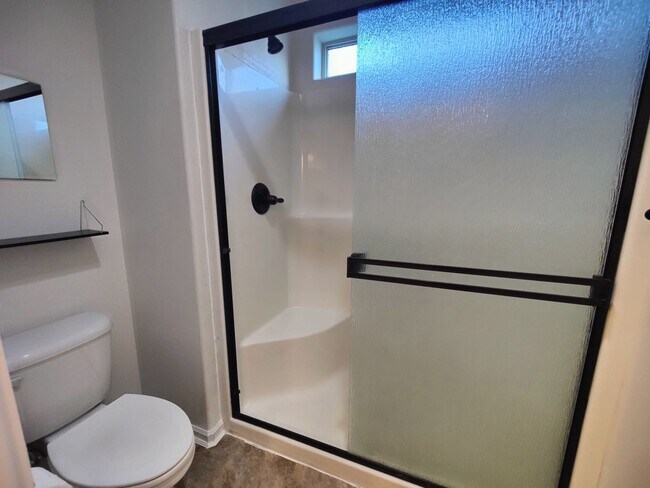 Building Photo - Beautiful 3x2.5 with fenced patio and upstairs bonus area