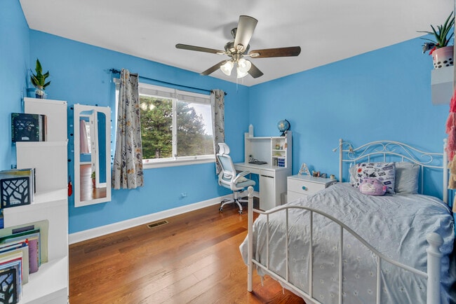 Building Photo - 898 Lakestone Ln