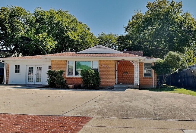 Primary Photo - Move in by 12/15/2025 and receive 50% off your first full month’s rent!