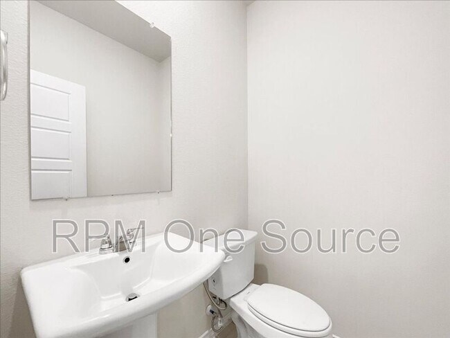 Building Photo - 4009 Savoy Wy